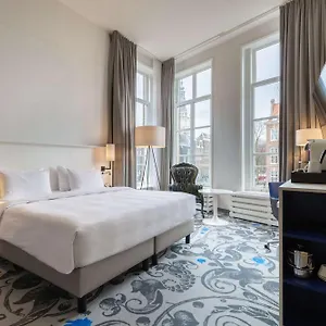 Szálloda Radisson Blu Hotel, Center